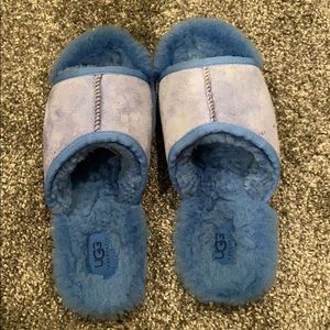Blue UGG women’s slippers